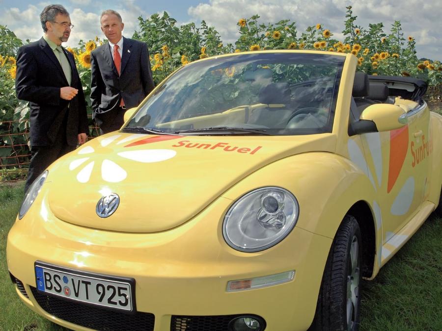  Volkswagen New Beetle Cabriolet Sunfuel Concept 2006 года  (фото 4 из 14)